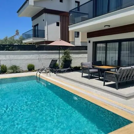 In - Cheerfull Brand New 4 Bedrooms With Pool Hotel